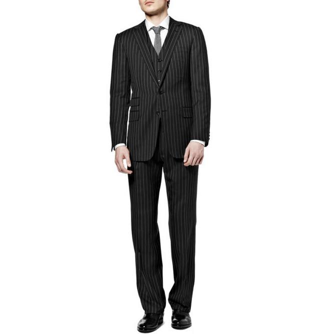 Ten men suit helps you easily respond to various occasions